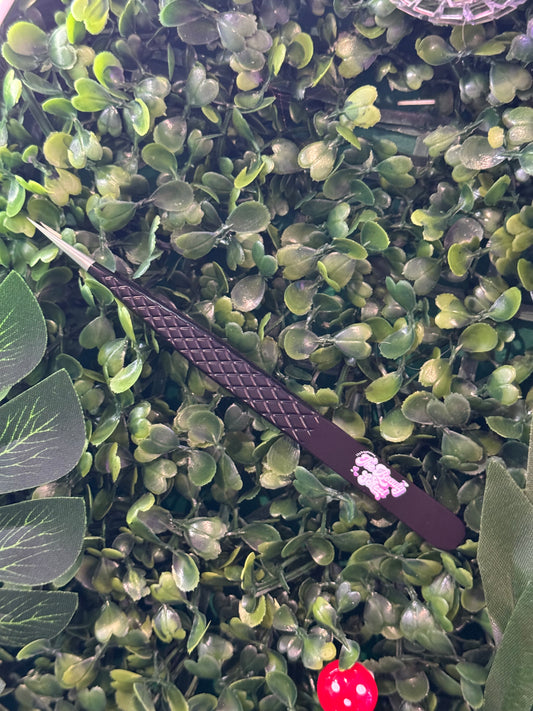 Tweezers